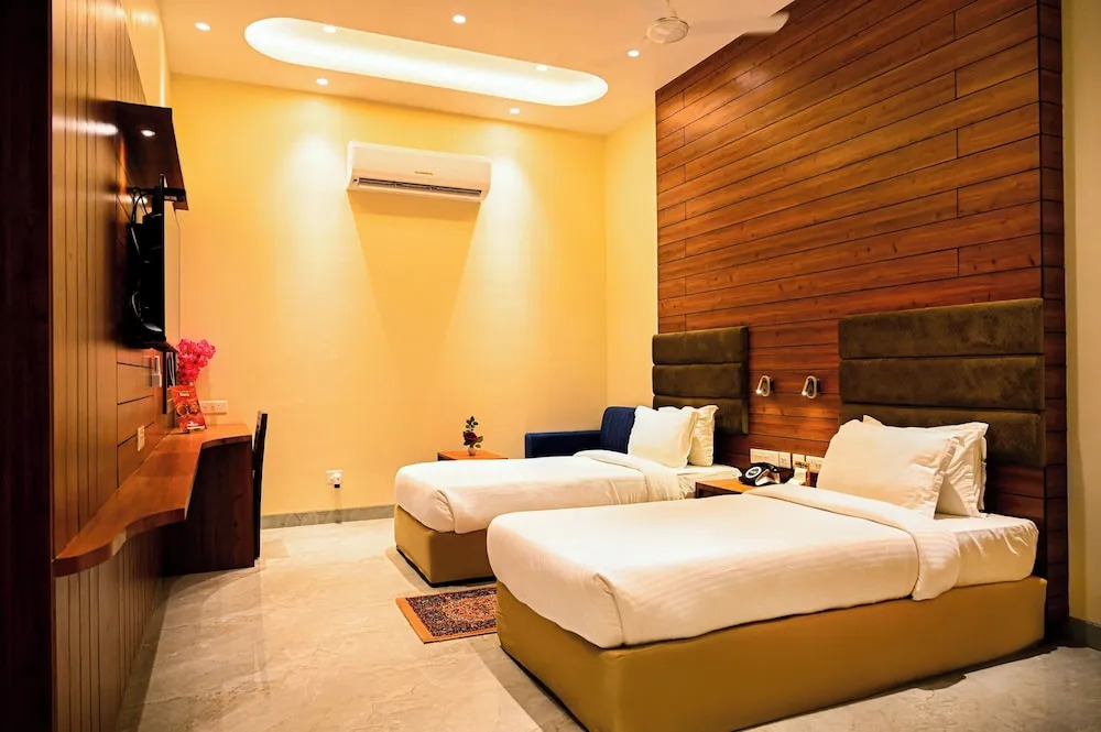 Hotel Cresent - Near Assi Ghat Varanasi