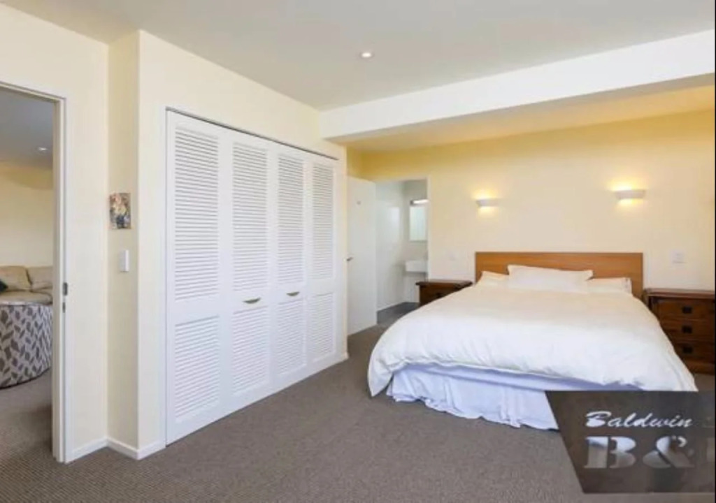 Baldwin Street BNB