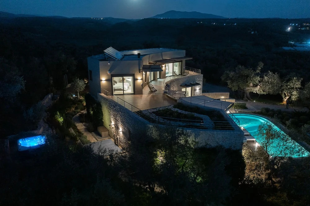 The Olive Retreat Villa pool treehouse sleeps 10