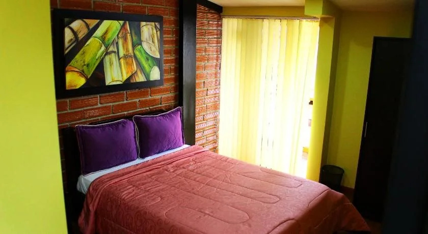 Overlook Hostal