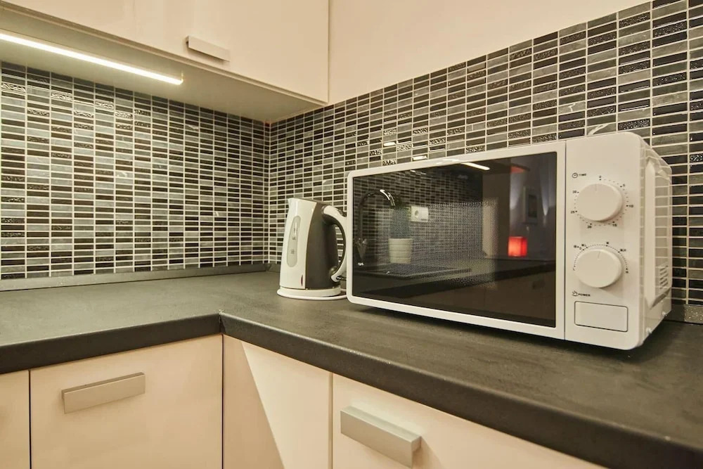 Super Central Studio Apartment - With Balcony
