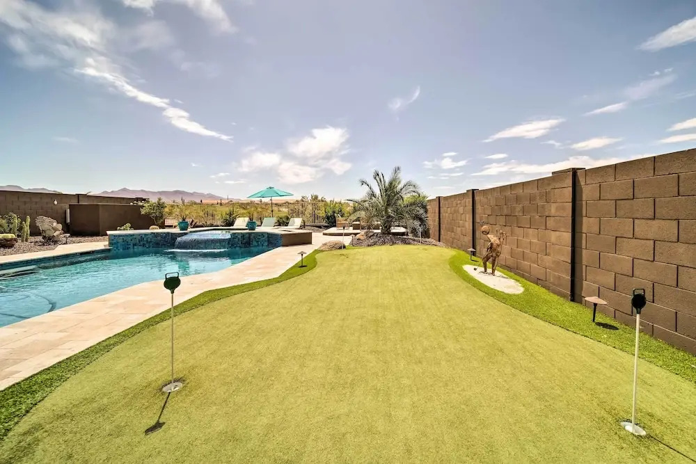 Resort-style Pool & Spa: Upscale Goodyear Home