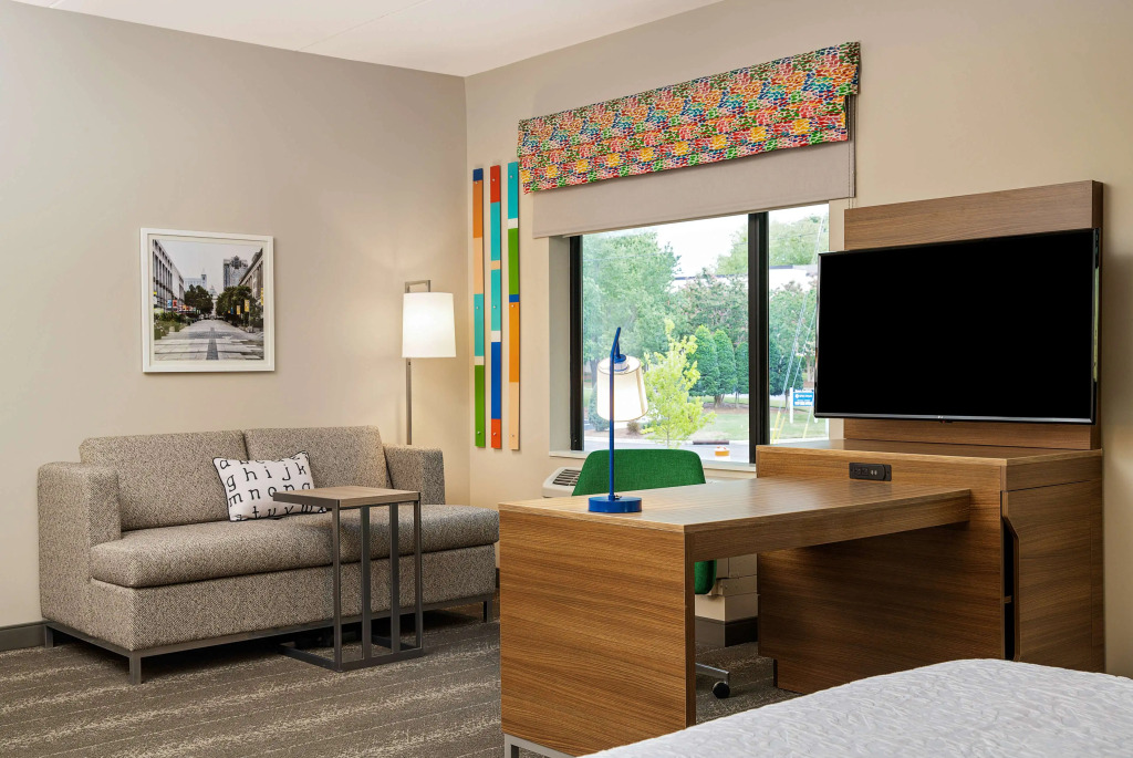 Hampton Inn & Suites Raleigh Midtown, NC