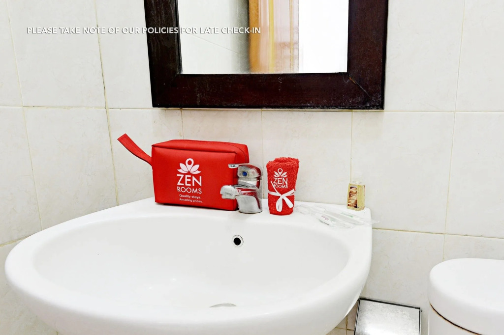 ZEN Rooms Kuningan Tiong