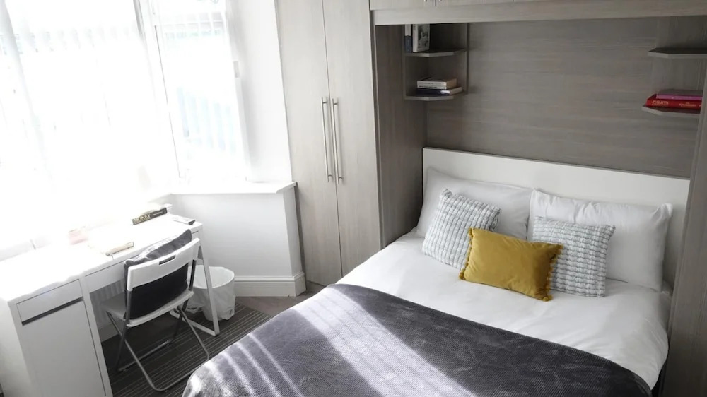 Private Bathroom Rooms- Near Heathrow - Near Shops