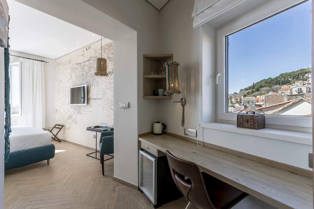 Seaview Luxury Retreat