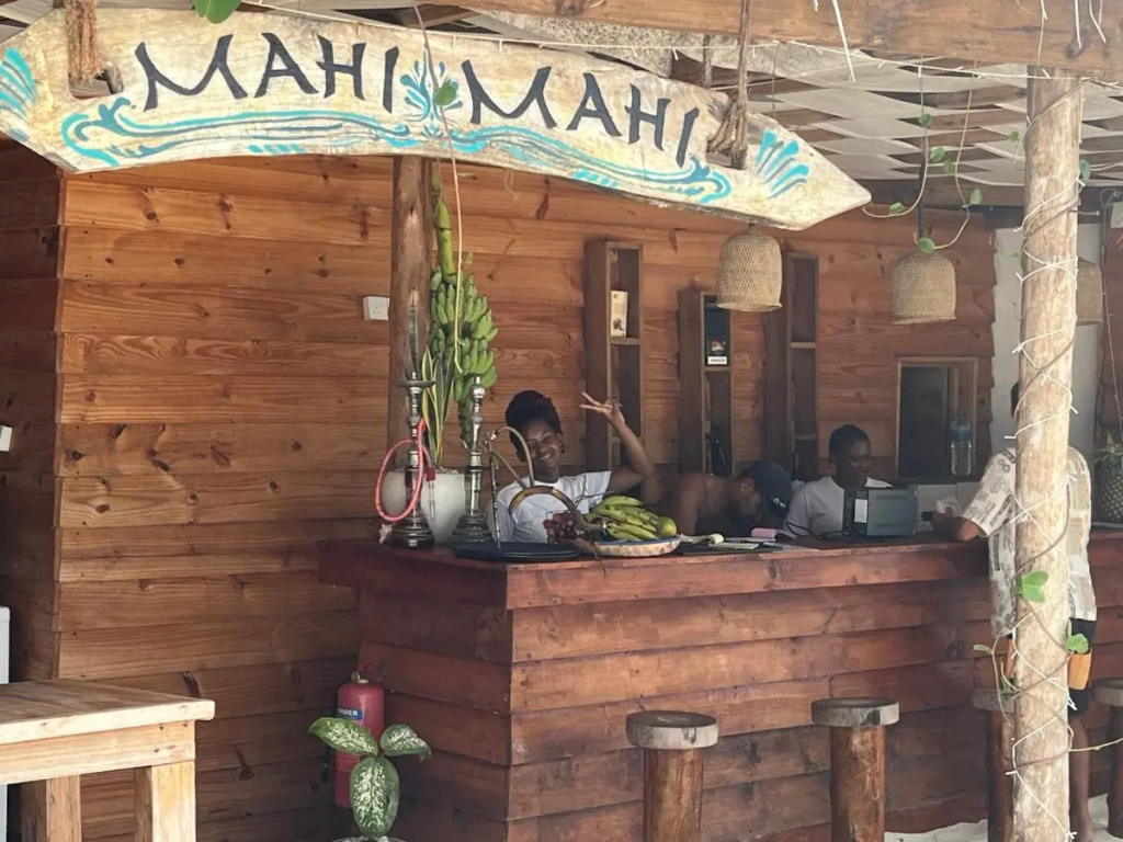 Aluna Beach Apartments
