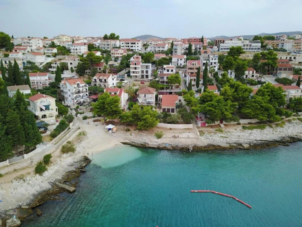 Comfortable Apartment With Balcony and Sea View