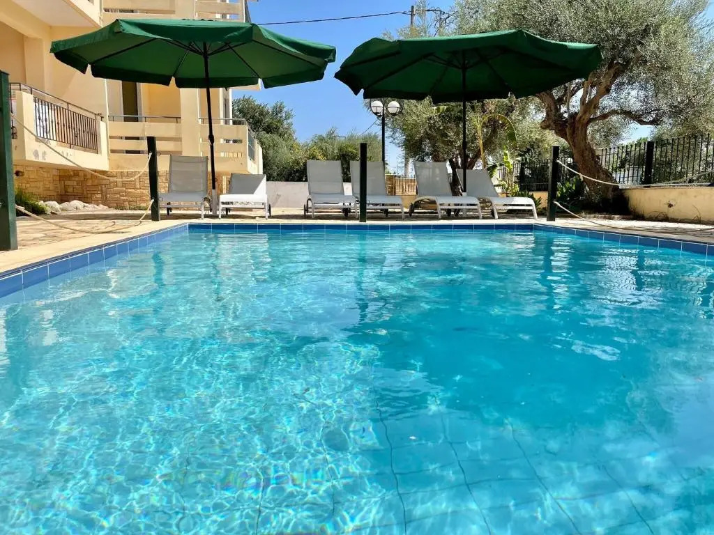 "new-olivaholidayhomes - Boho Studio +pool"