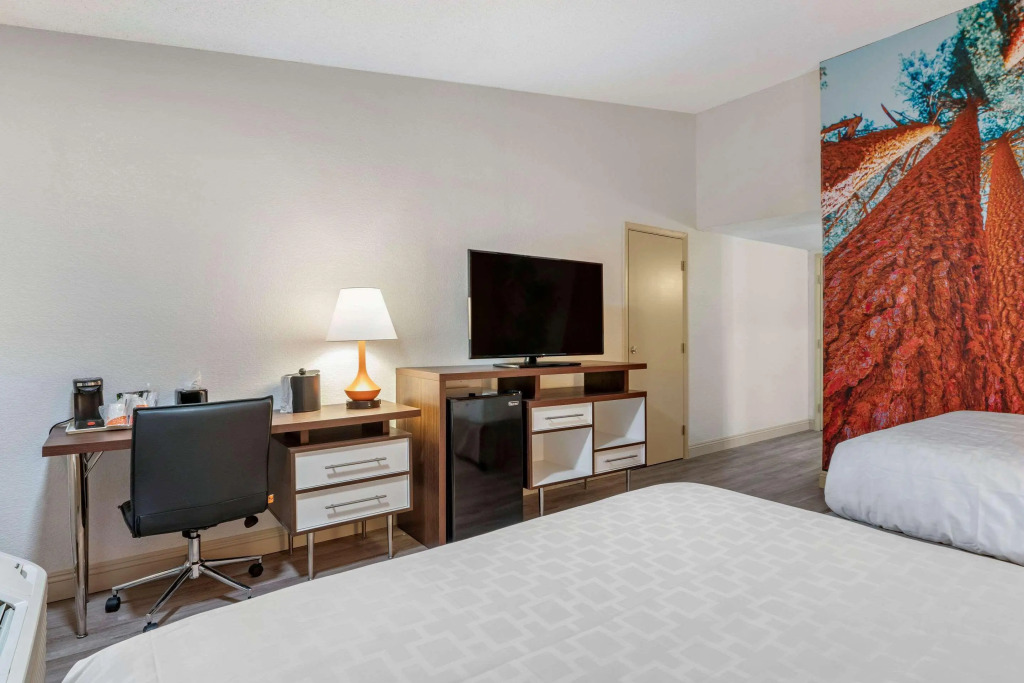 Days Inn Fresno North