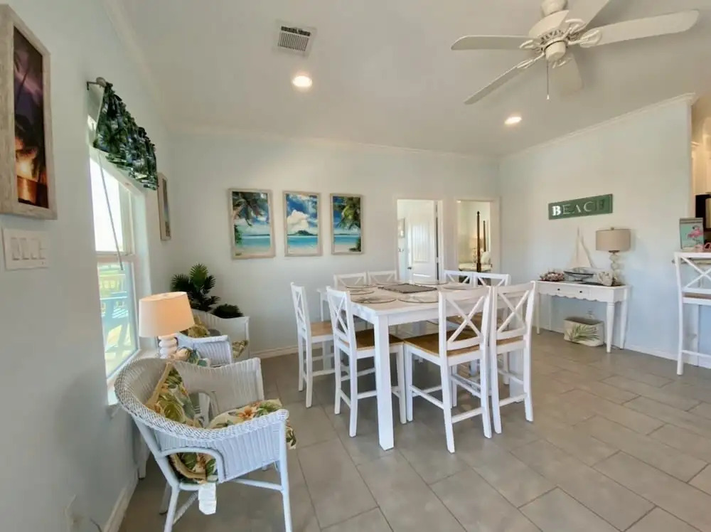 Paradise Palms 4 Bedroom Home by RedAwning