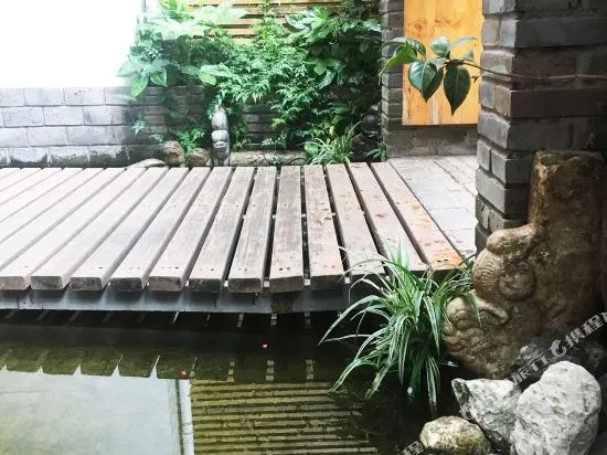 Flower Hotel