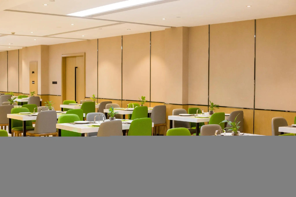Atour Hotel Hefei Binhu Weizhou Avenue