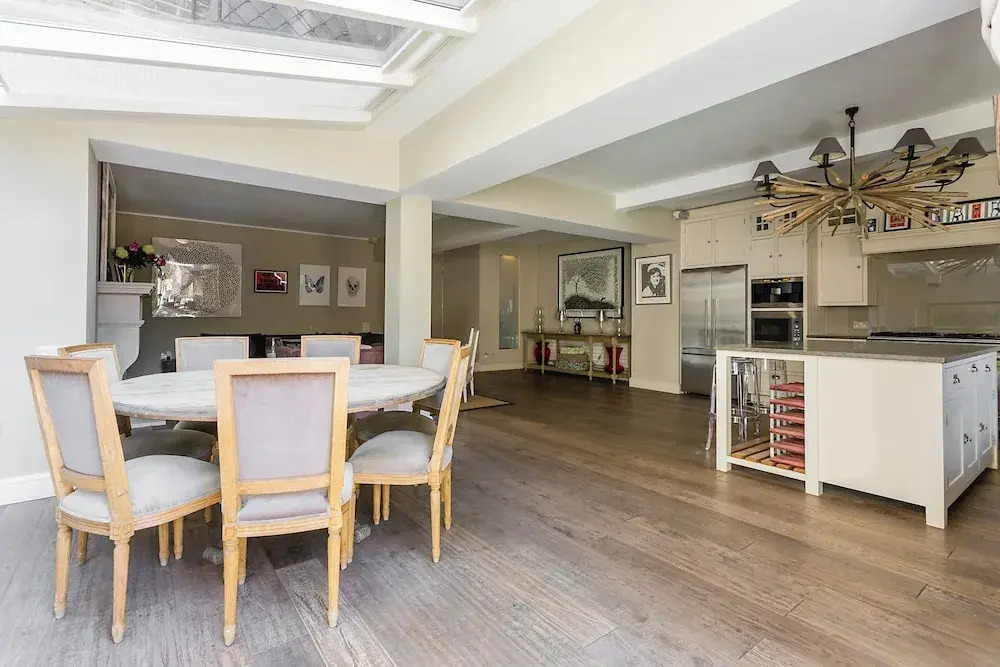 Holland Park Avenue VII by Onefinestay