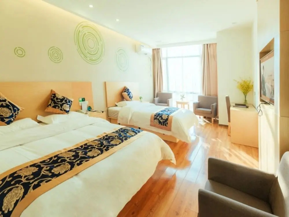 Greentree Inn Shanghai Fengxian District Nanqiaoxincheng Metro Station Express Hotel