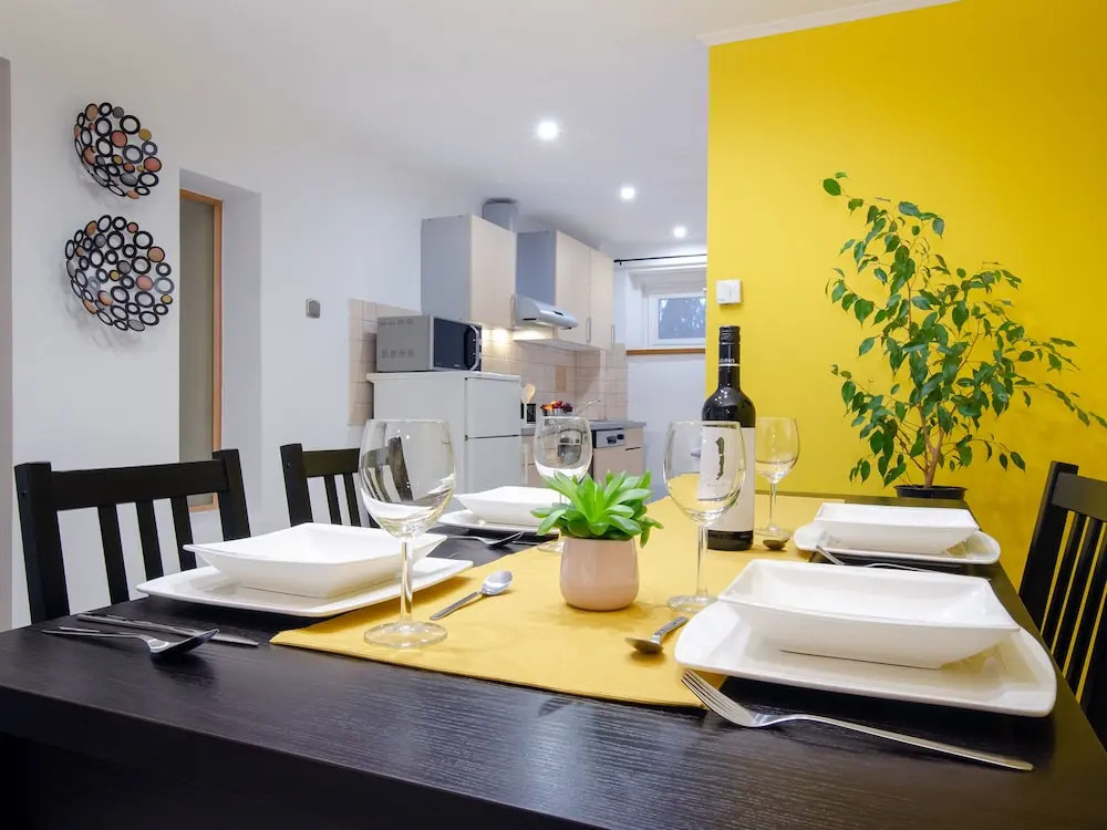 Casa Montana Apartments