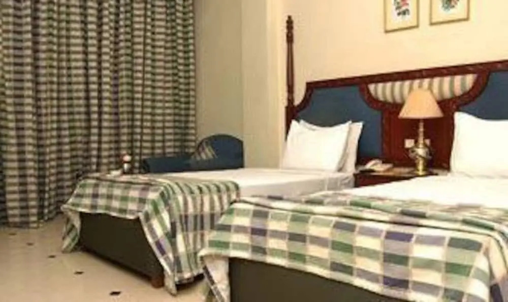 HOTEL BASERAa