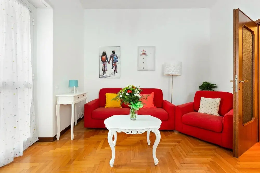 Bright Flat With Shared Garden