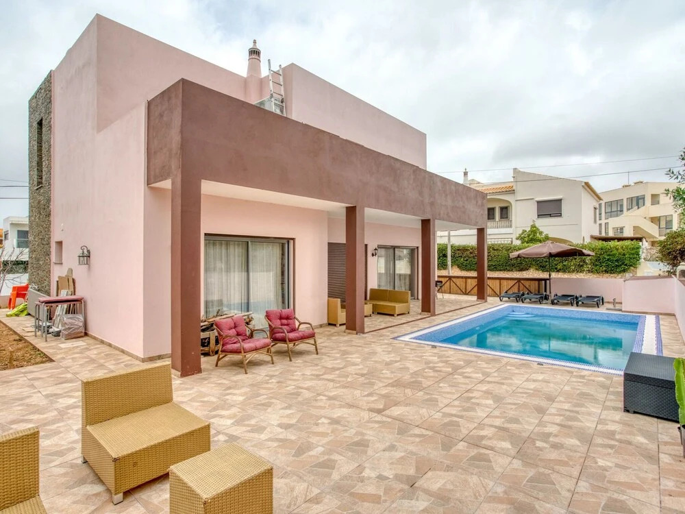 Cosy Holiday Home in Alvor With Swimming Pool