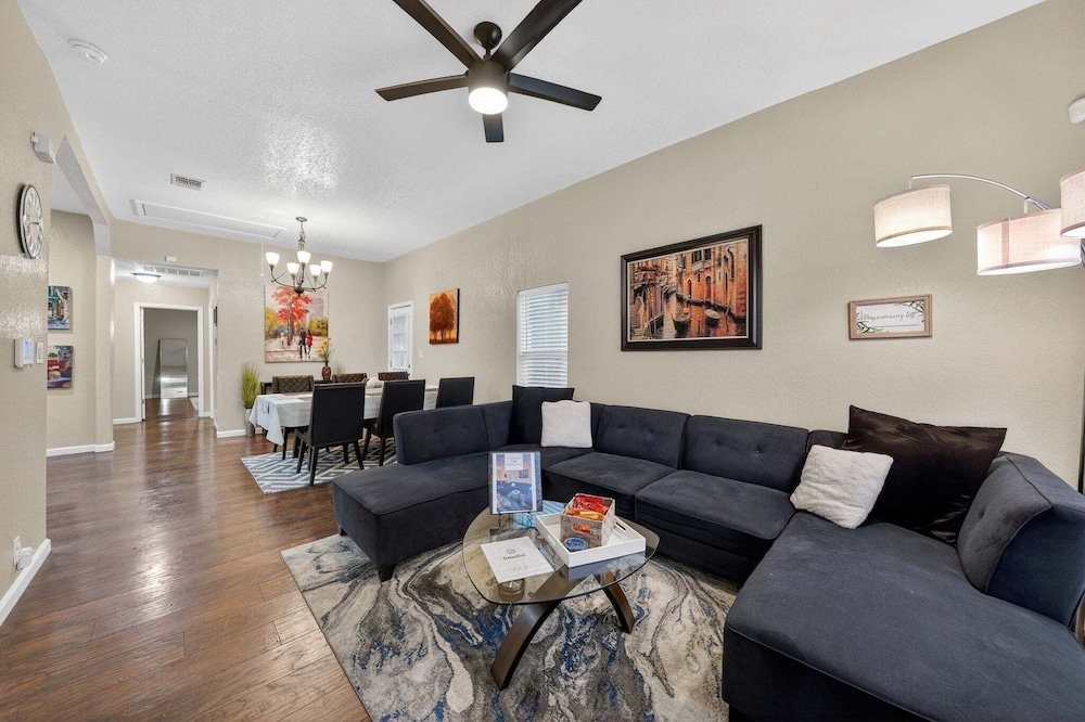 Minutes From Alamodome, Riverwalk, Pearl And Hbgcc 3 Bedroom Home