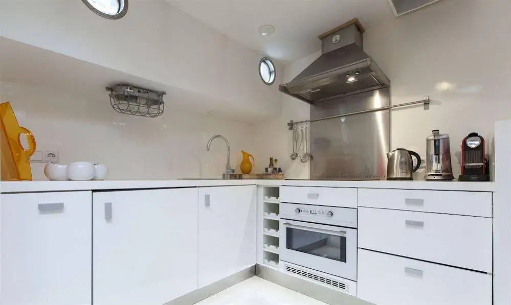 Houseboat apartments - Canal Belt West area