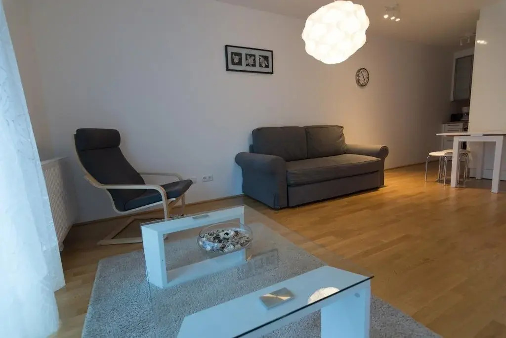 Apartment with parking on premise