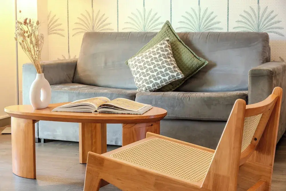 Les 15 Pins & La Mer -  Riviera Escape Apartments with Pool & Garden