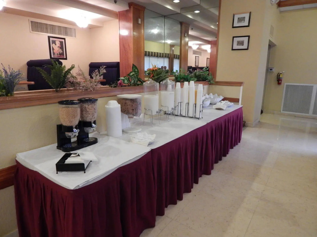 North Miami Beach Gardens Inn & Suites
