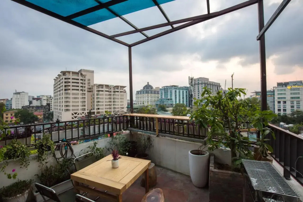 6 Le Thanh Tong Building