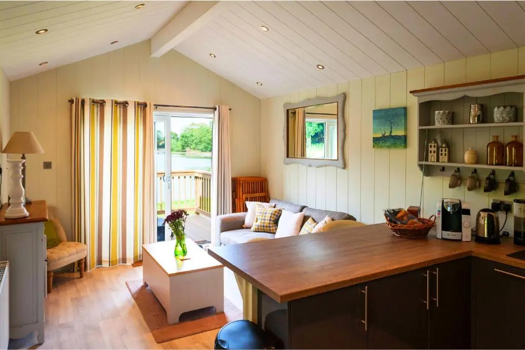 The Lodge by the Lake, Dunbar