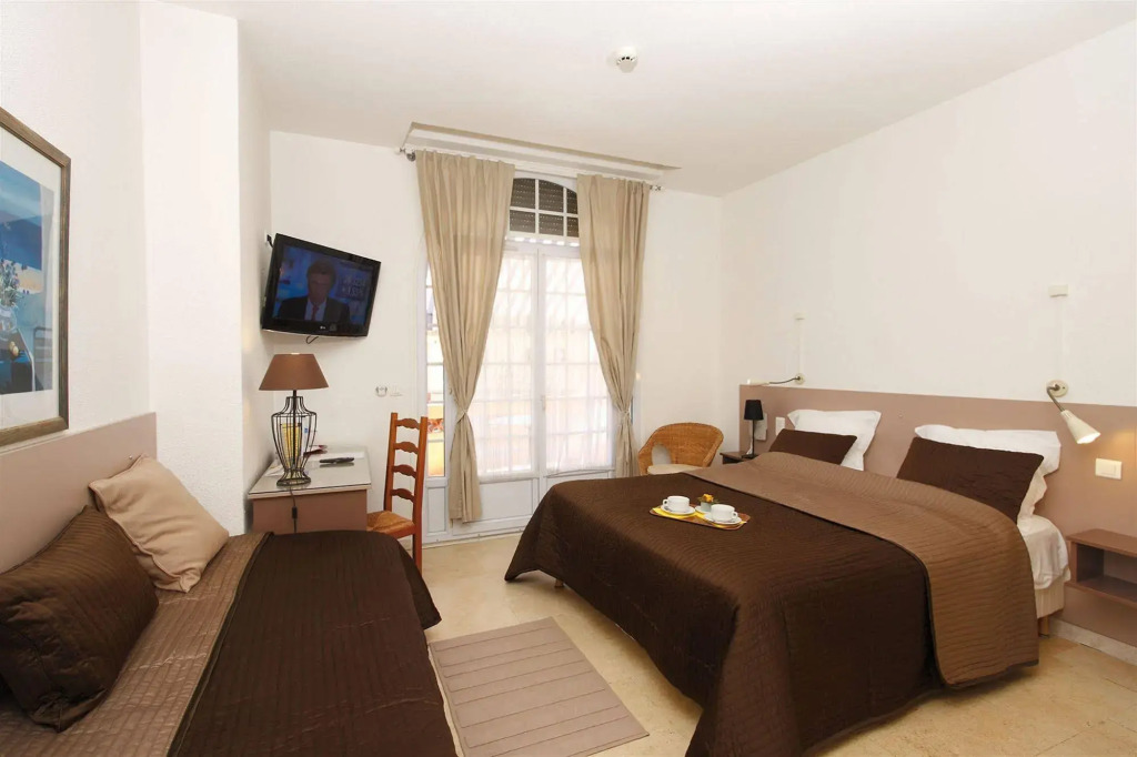 Logis Hotel lEsterella