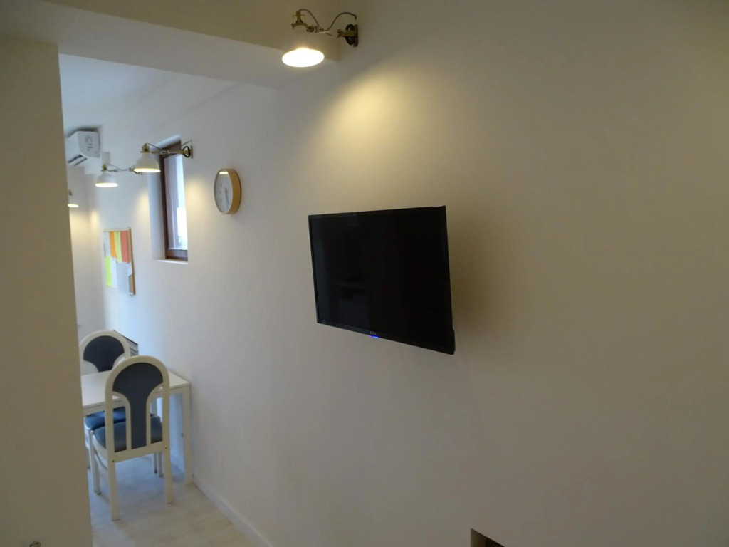 Job studio apartments