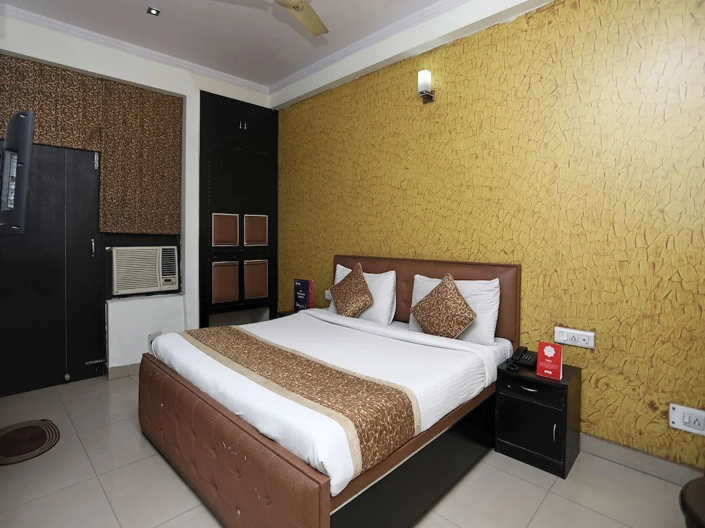 OYO 14875 The Imperial Residency