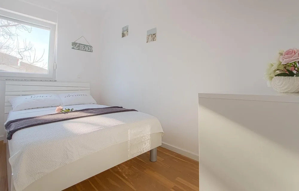 Amazing Apartment in Nin With 2 Bedrooms and Wifi