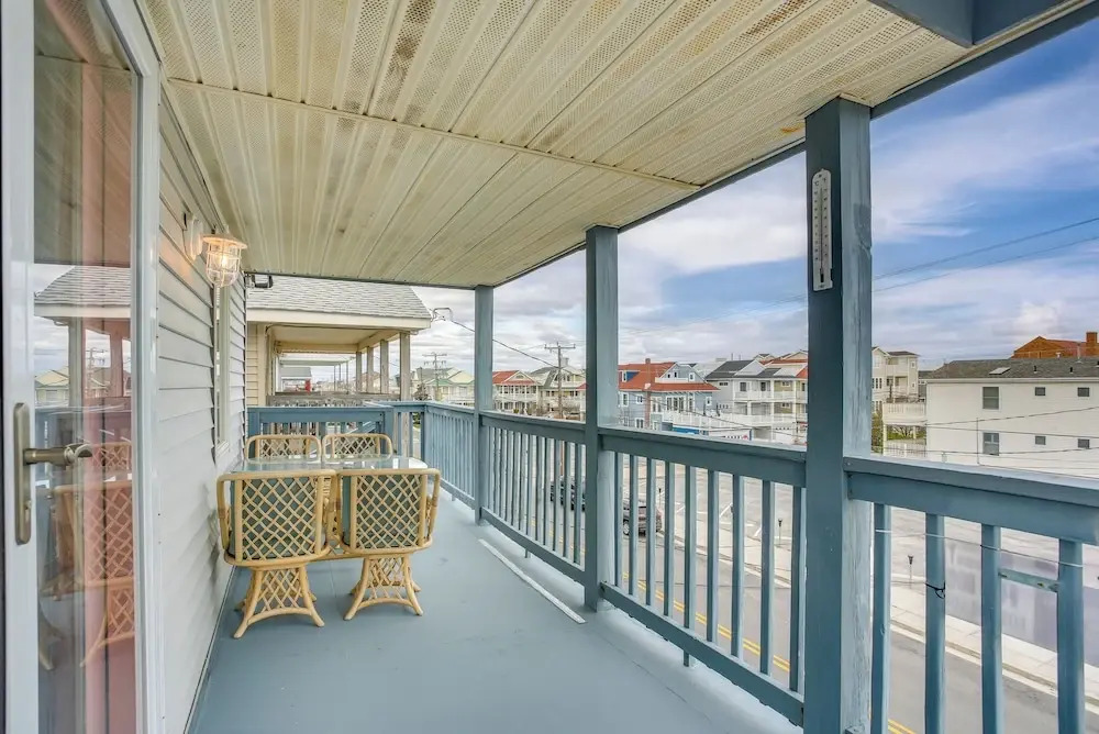 Renovated Ocean City Retreat - Walk to Beach!