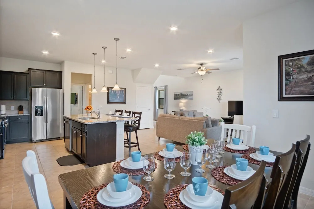 Spacious 5Bd Pool Hm w/ Spa, Wifi-Solterra 5441
