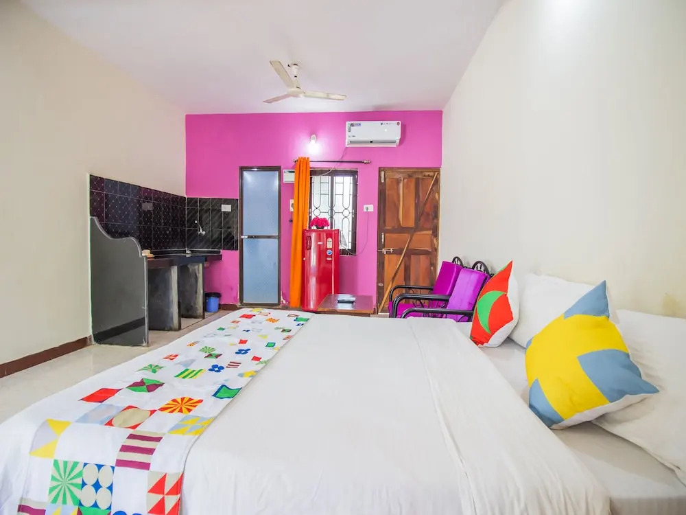 OYO 13211 Home Spacious Studio Morjim Beach