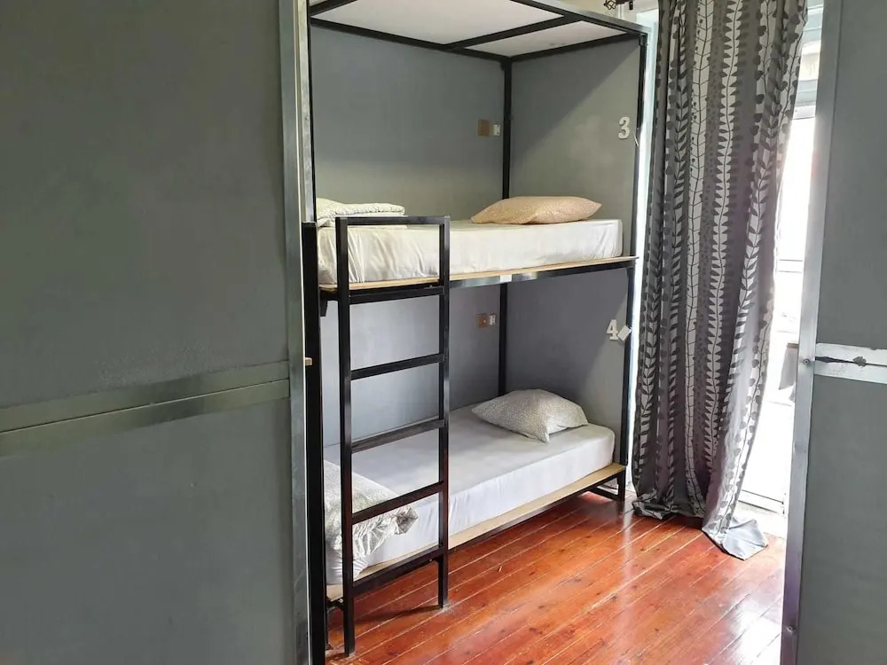 Aykibom Hostel