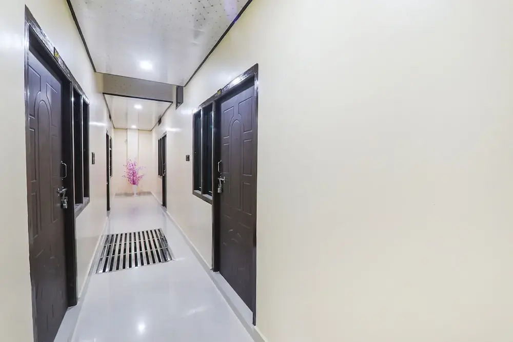 Fabhotel Awadh Inn - 600m from Ram mandir