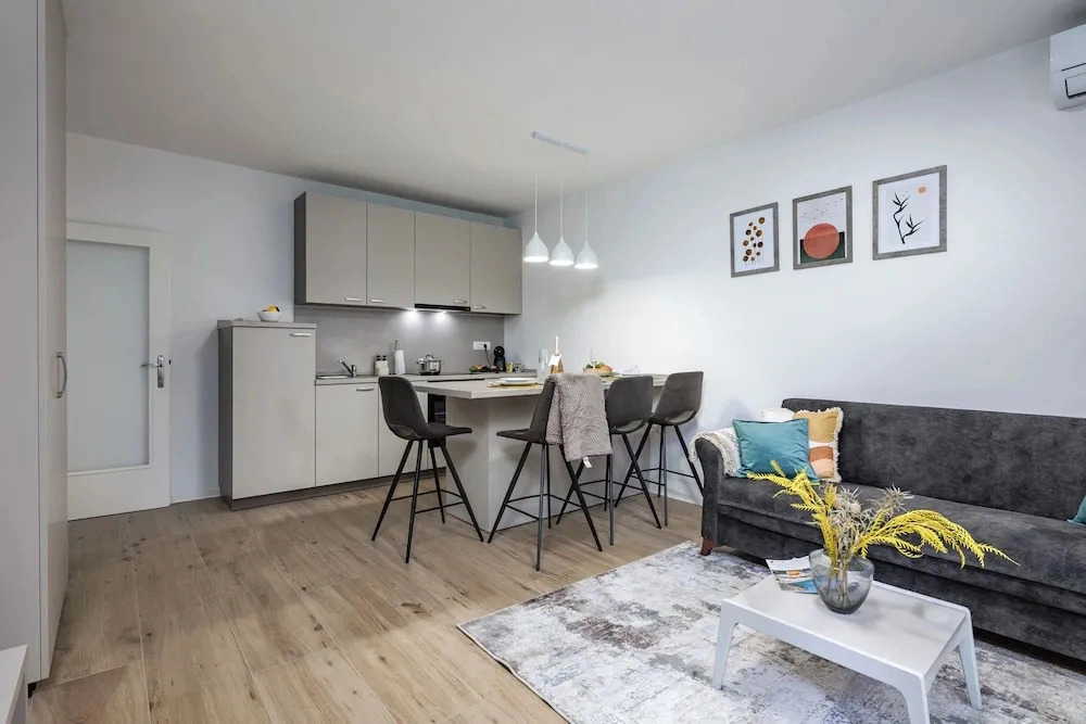 City Apartment Nurli Near Beach