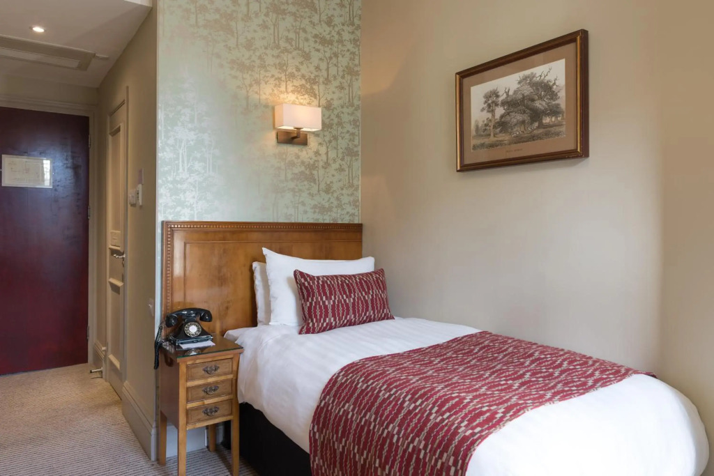 The Crown Manor House Hotel