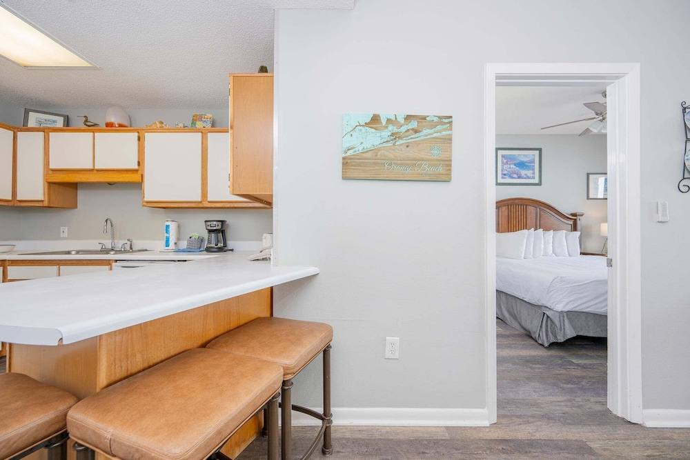 Phoenix V 1516 2 Bedroom Condo