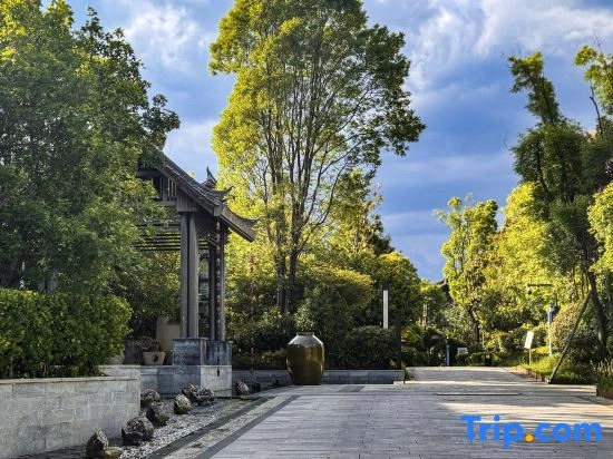 Lijin Resort Hotel