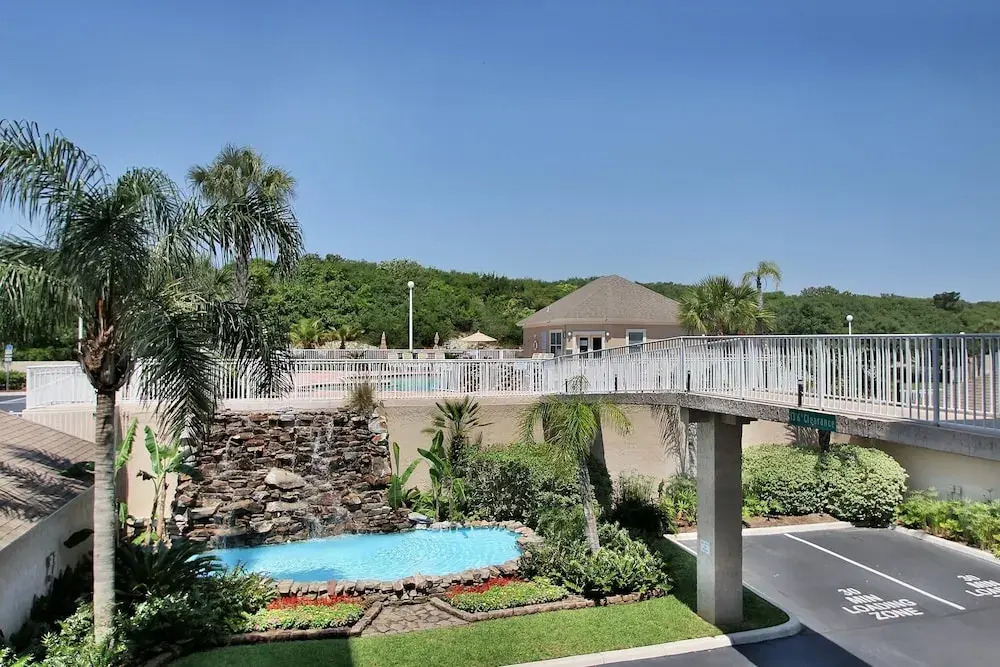 Stunning 3BR Condo w/ Wraparound Porch Ocean Park