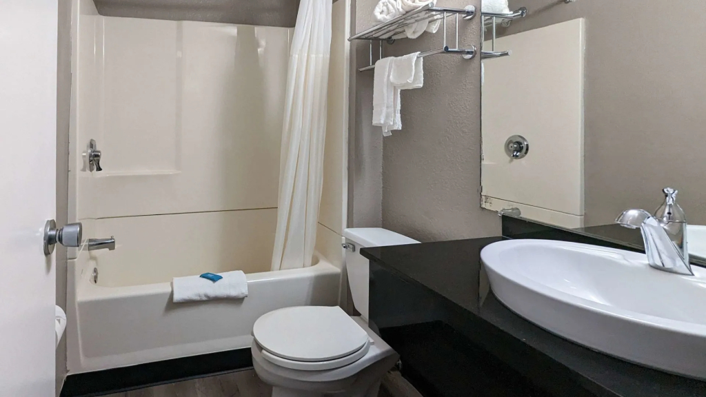 Motel 6-Danvers, MA - Boston North