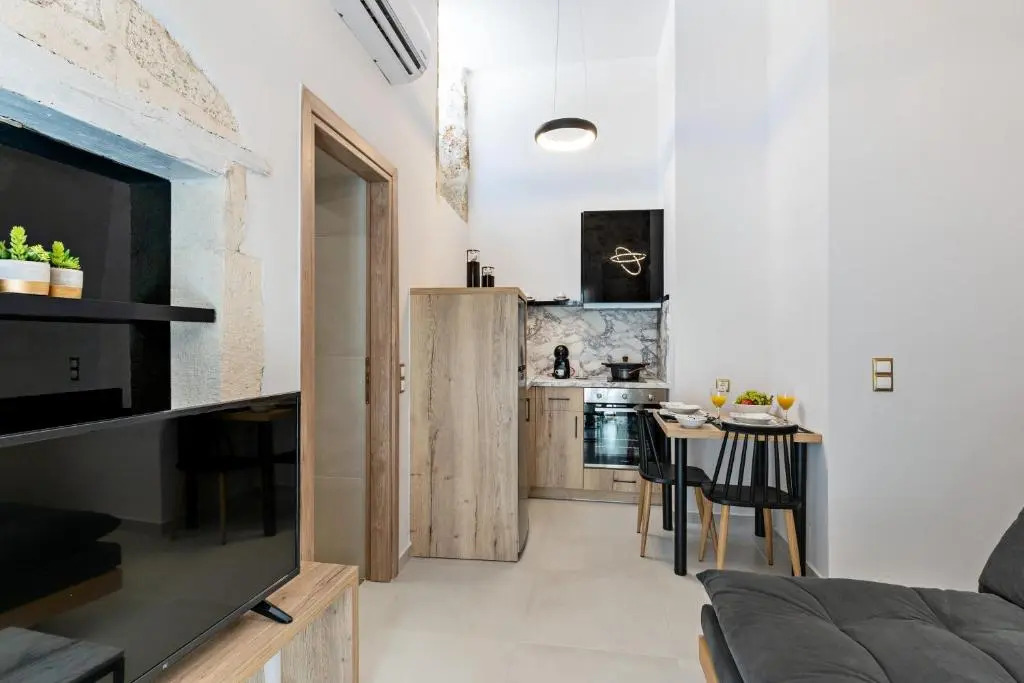 Erotokritos City Luxury Suites