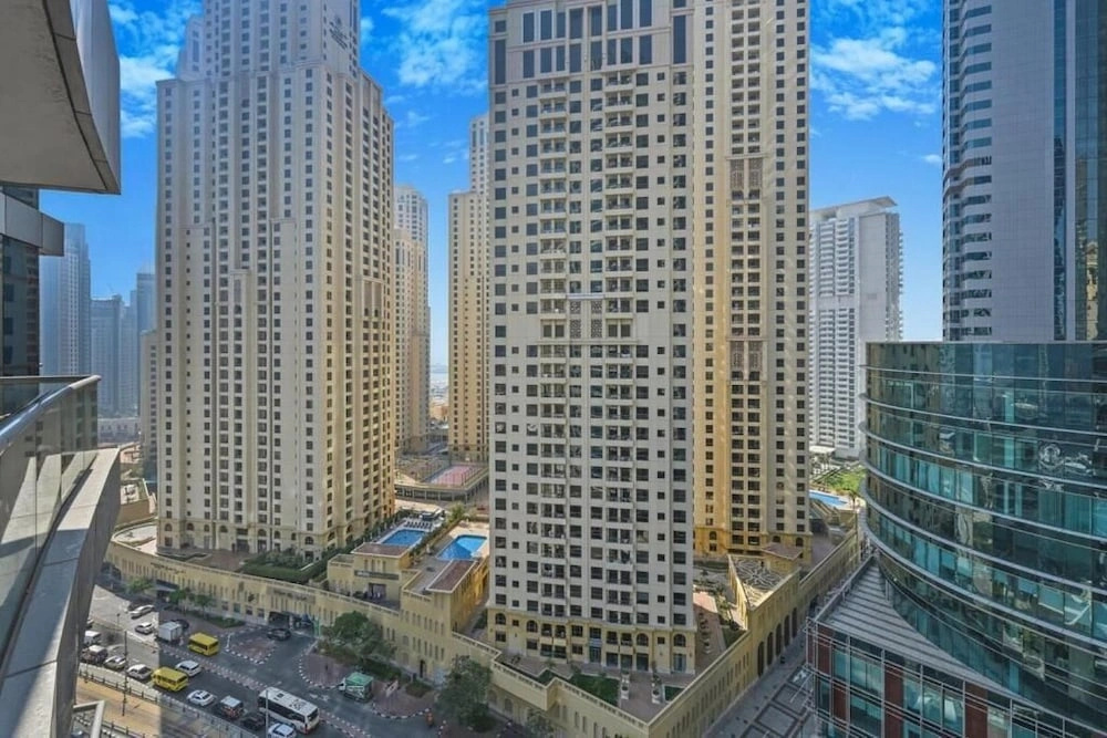 Bloomfields Signature 1BR Bay Central We