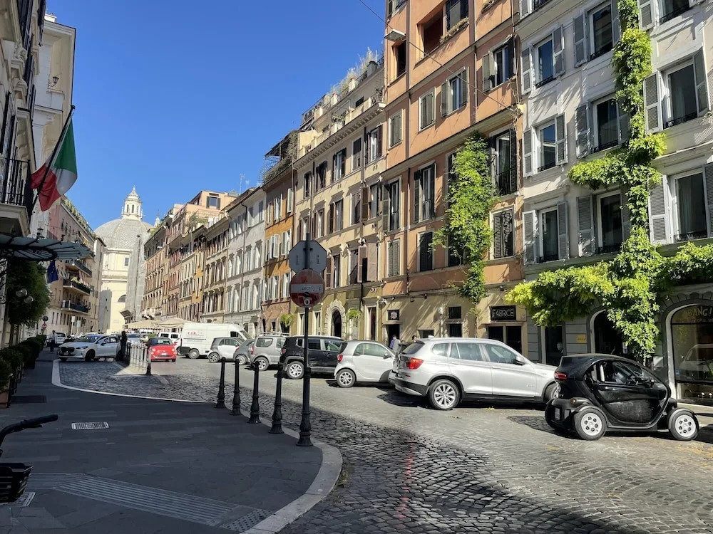 My Summer in Rome Spacious 2BR 2 Bath Home With a Balcony Near Famed Piazza del Popolo