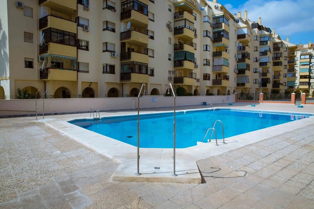 Holidays2Fuengirola Los Boliches pool