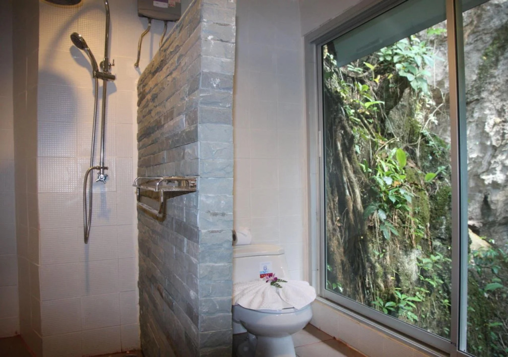Rock and Tree House Resort